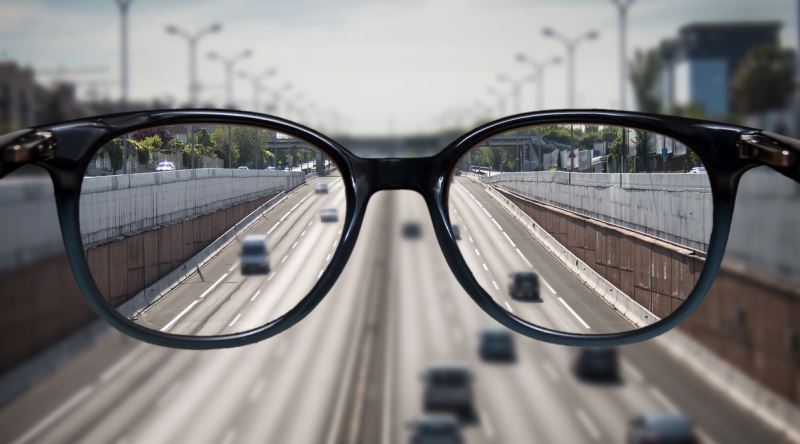 astigmat-icin-gozluk-secimi