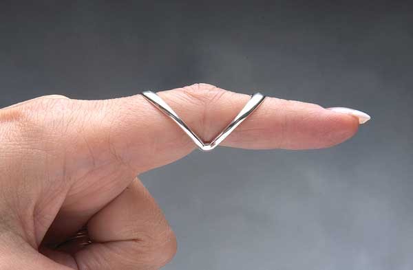 kugu-boynu-deformitesi-nedir-nedenleri-belirtileri-tedavisi